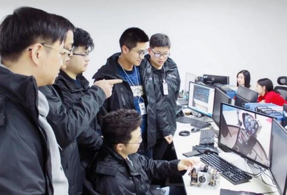 哪个学校计算机专业虚拟现实技术方向比较强(计算机应用技术虚拟现实方向就业方向)-图2 哪个学校计算机专业虚拟现实技术方向比较强(计算机应用技术虚拟现实方向就业方向)-图2