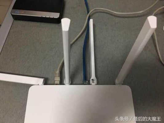 路由器哪个是发射天线（路由器的天线是接收信号还是发射信号）