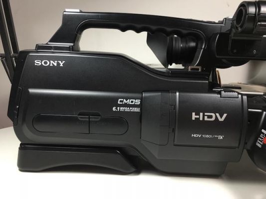 索尼摄像机hxr-mc1000c的广角镜头是哪个型号的（索尼1000e摄像机）
