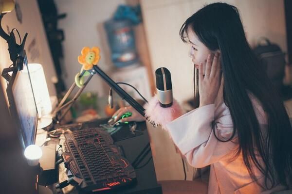 哪个平台的主播最赚钱(哪个平台的主播最赚钱呢)-图2 哪个平台的主播最赚钱(哪个平台的主播最赚钱呢)-图2