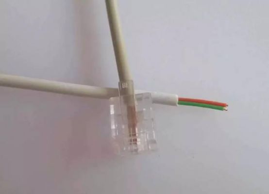 光纤和电话线哪个稳定（光纤和电话线怎么连接）