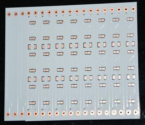 pcb白油标准（pcb白油块作用）