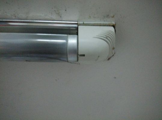 电子灯管坏了怎么修（电子灯坏了如何修理）