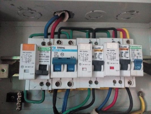 电箱跳闸怎么回事(电箱跳闸怎么回事啊)-图2 电箱跳闸怎么回事(电箱跳闸怎么回事啊)-图2