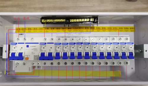 家用配电箱空气开关型号选择标准（家用空开配电箱接线规范）