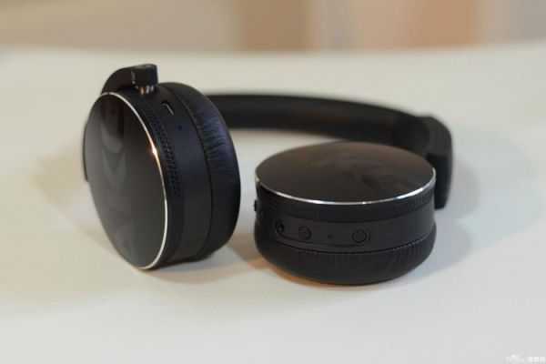 y45bt和solo2哪个好（akg y45bt和y50bt）