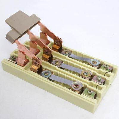 刀开关必须怎么安装(刀开关在安装和接线时应注意什么)-图3 刀开关必须怎么安装(刀开关在安装和接线时应注意什么)-图3