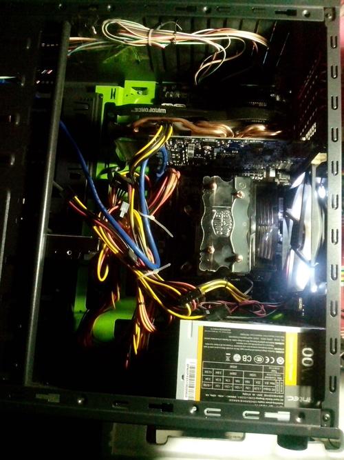 Cpu风扇哪个面朝里(cpu 风扇 朝向)-图2 Cpu风扇哪个面朝里(cpu 风扇 朝向)-图2