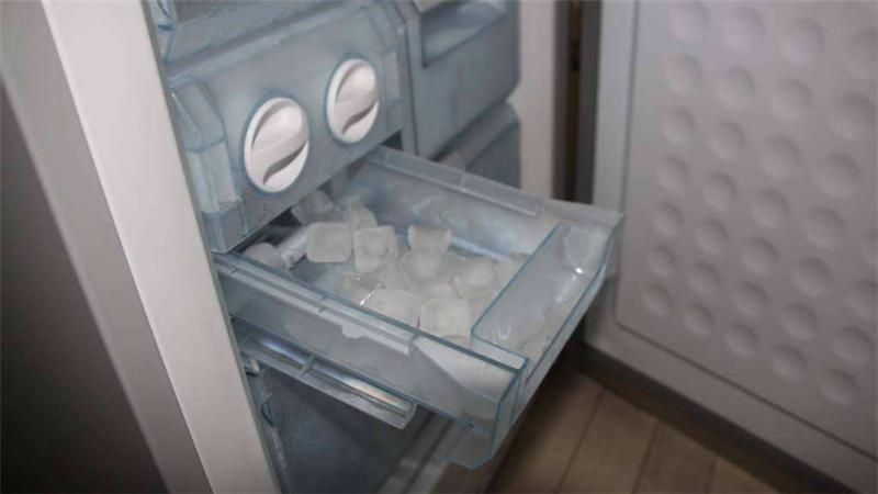 怎么清洗冰箱管路（冰箱管道清洗视频教程）