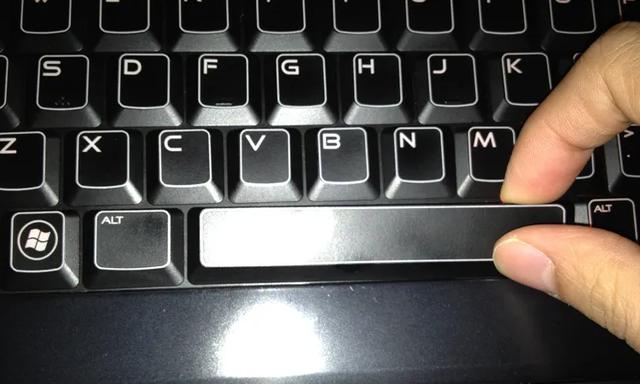 键盘空格键是哪个（笔记本电脑键盘空格键是哪个）