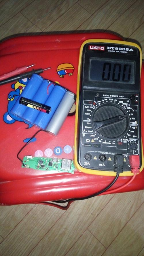 怎么用万用表量电池（如何用万用表测量电池电量）
