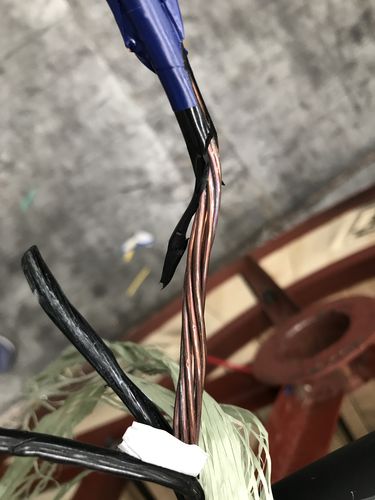 电缆头发黑怎么处理(电缆里面发黑)-图1 电缆头发黑怎么处理(电缆里面发黑)-图1