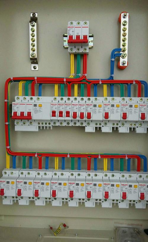配电箱标准接线图片（配电箱标准配置图）