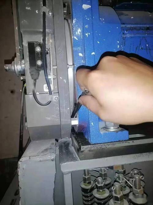 电梯手动怎么调(电梯如何手动)-图2 电梯手动怎么调(电梯如何手动)-图2