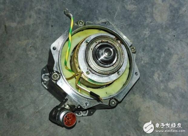 电机过载跳掉怎么复位(电机过载的原因和维修)-图1 电机过载跳掉怎么复位(电机过载的原因和维修)-图1