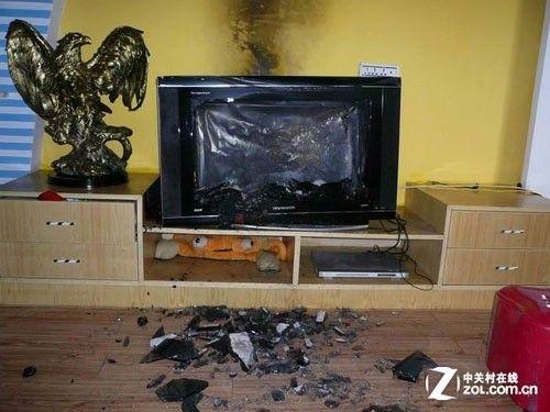 雷烧了电视怎么修（电视给雷劈坏了维修贵吗）