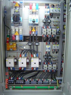 标准电柜接线实物（标准电柜接线实物图解）